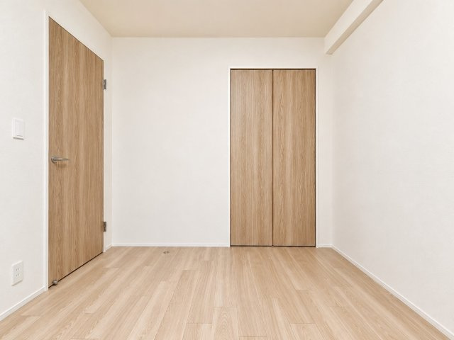 約5帖の洋室！全居室フローリング仕様。WICやトランクルームなど、適所に機能的な収納を備えた住まいです。