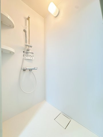 2Ｆのシャワールームになります♪