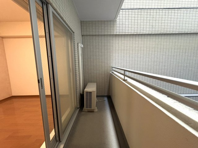 洋室側のバルコニー