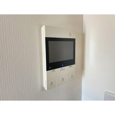 訪問者の顔が見えて安心◎TVモニター付きインターホン完備☆*　　