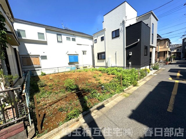 南東道路に面して陽当たり良好！自由設計で夢のマイホーム！大袋北小学校まで徒歩約3分(240ｍ)！