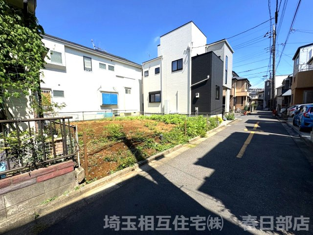 南東道路に面して陽当たり良好！自由設計で夢のマイホーム！大袋北小学校まで徒歩約3分(240ｍ)！