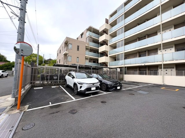 駐車場/月額7、500～9、000円（空き状況要確認）