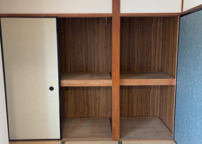 デザイン性を重視しすぎて収納が少なかった！なんてことにならないため、事前に現地で収納の数を確認しておくことをお勧めします。クローゼット以外にも床下収納や屋根裏収納、パントリーなどもチェックしましょう。