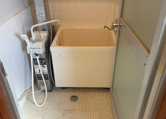 入浴時の快適さも大事なことですが、綺麗な状態を維持できなければ気持ちよく入浴できません。毎日の掃除が楽という点は大事なポイントになります！カビが生えにくく掃除がしやすい、壁や浴槽を選ぶといいでしょう。
