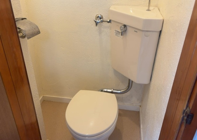 トイレは大きさや形、機能、抗菌性などが異なる多種多彩なタイプが各メーカーから出ています。それぞれに良さがあるため、事前にどういったタイプのトイレがいいのかをご家庭内で決めて、内見に行くといいでしょう。