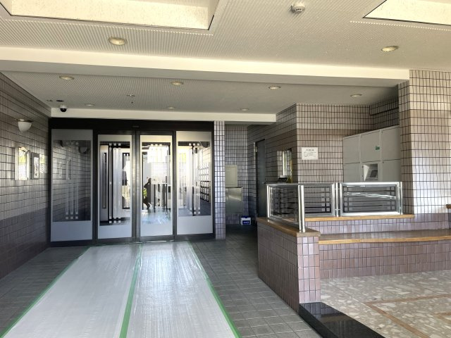 エントランス部分！オートロックありの物件です！　セキュリティもご安心！