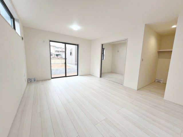 こちらの居間で趣味の時間をお楽しみください