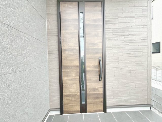 収納もある玄関です