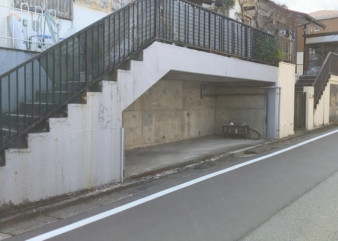 物件の詳細については、現地を見てわかること以外に、役所や法務局などで調べないとわからないことがあります。そのため、現地に行く場合は、もしこの物件を買ったらどのような生活ができるかをイメージしましょう。