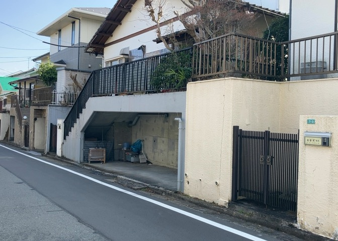 人が暮らすうえで日光は大切な要素となります。日当たりの良さは譲れないポイントですね。併せて近くに大きな建築物の建築予定がないか、あるいはそれが可能な土地が近くにないか事前に確認することもお勧めします。