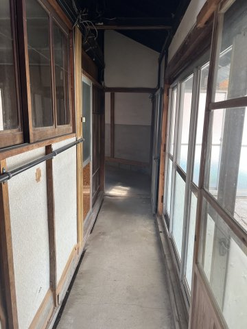 1階キッチン前　土間続きの廊下