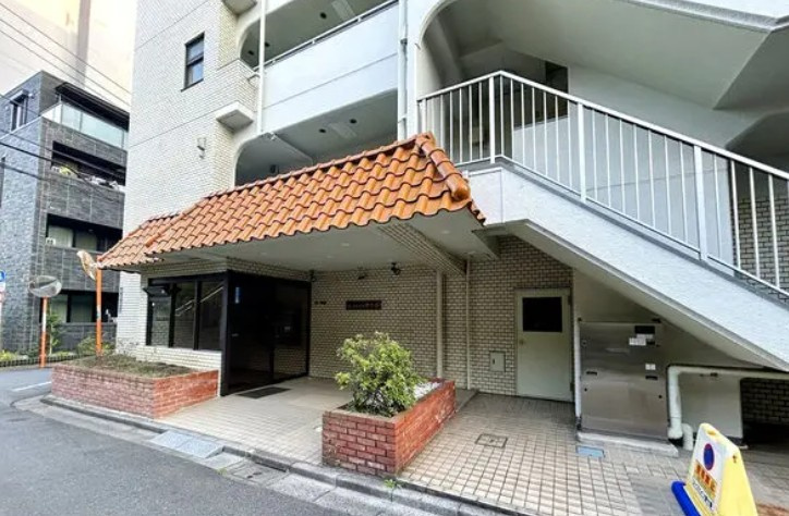 清廉とされたエントランスになっています。