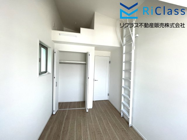 上部にロフト付きでお子さんのお部屋にいかがでしょうか