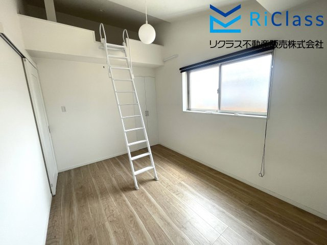 ロフト付き子供部屋です