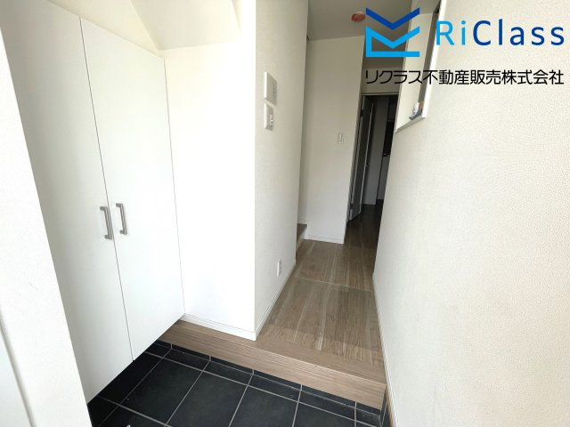 シューズボックス付き玄関です