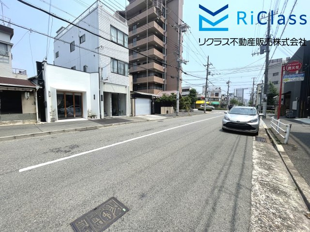 前面道路含む現地写真です