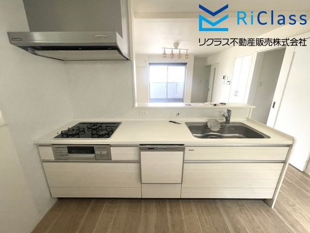 対面式システムキッチンです