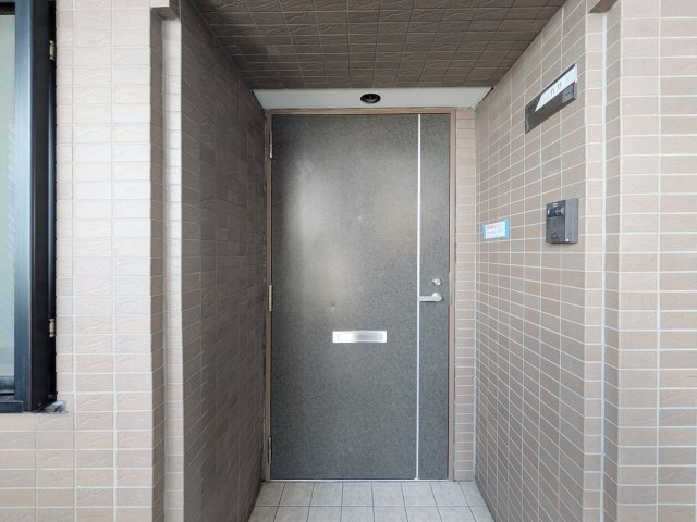玄関扉になります