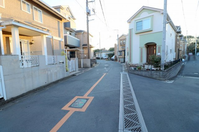 ショッピング施設「ららぽーと富士見」までお車で約6分！