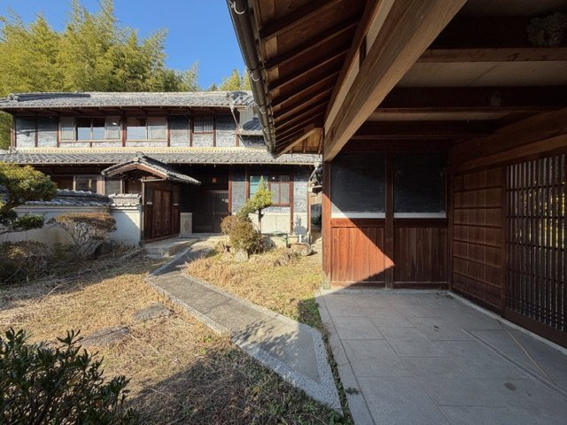 中庭を囲む情緒ある建物配置♪