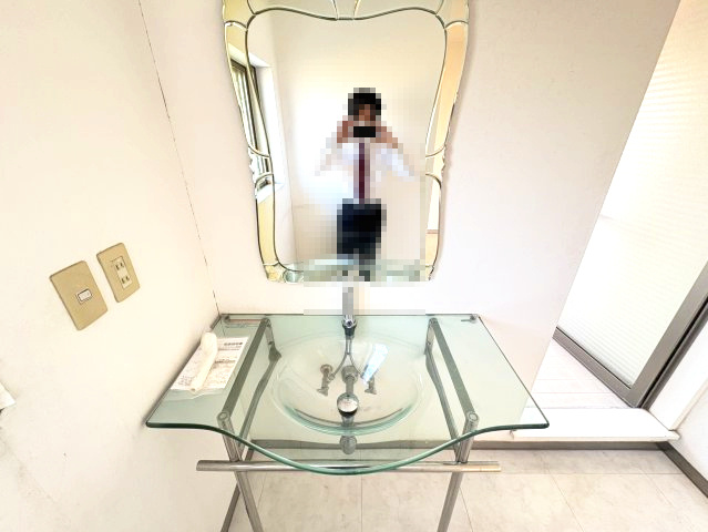 明るい洗面所です