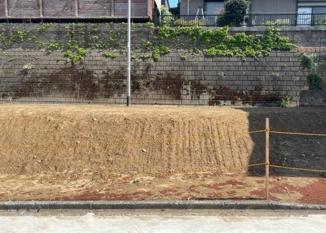 隣家の土地はどうなっているのか、生活利便施設が近くにあるのか、学校まで近いかなど、お客様のライフスタイルにあわせたイメージが重要です。また、近くにあると困る施設が近くにないかも確認するといいでしょう。