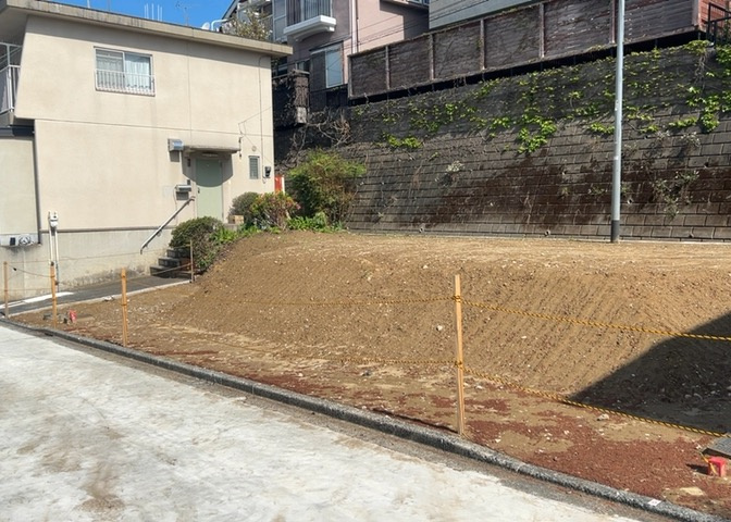 家を建てる前提で土地を探している場合、地盤の丈夫さは譲れない条件の一つです。地盤が脆弱だと追加工事が必要となります。また、過去に地盤沈下や液状化現象を起こした土地は、できるだけ避けた方がいいでしょう。