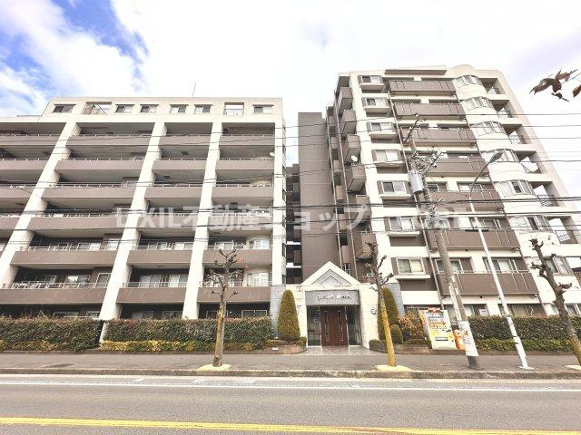 江ノ島線「南林間」駅徒歩8分・「鶴間」駅徒歩10分の2駅利用可能な立地です。