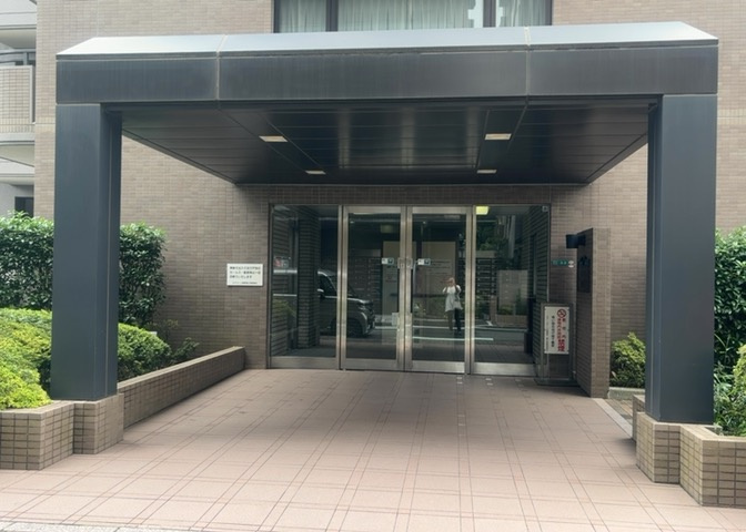 マンションのエントランスには、もともと風よけや防犯の役割がありますが、マンションによって宅配ボックスなどの設備が備わっている所もあります。日々の生活をイメージしながら生活しやすさをチェックしましょう。