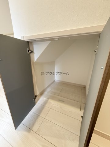 1階階段下収納