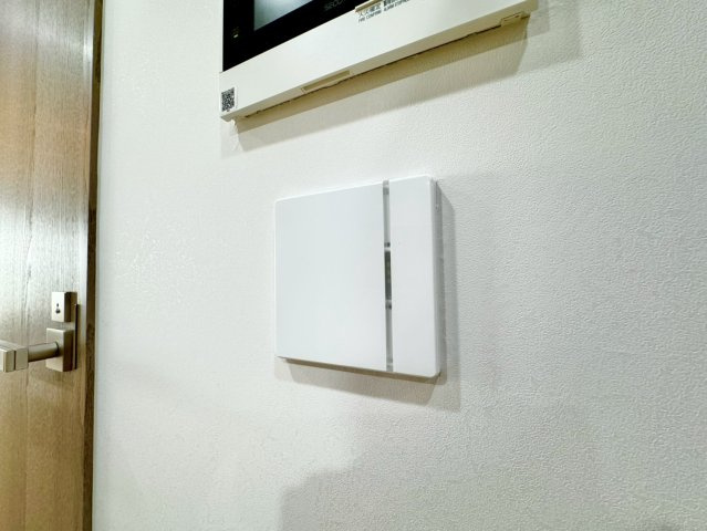 足元からやさしく室内を温め、冬場も快適に過ごせる床暖房を採用