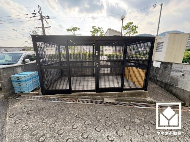 清潔なゴミ出し場で気持ち良くお使い頂けます。