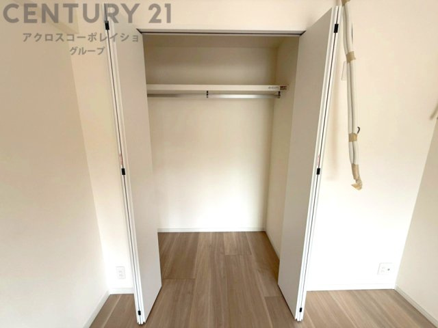 衣類やアクセサリー、小物類の収納が便利で整理整頓がしやすく、部屋の美観を保ちつつ、スペースを最大限に活用できます。衣服のしわやダメージを防ぎ、長持ちさせることができます。