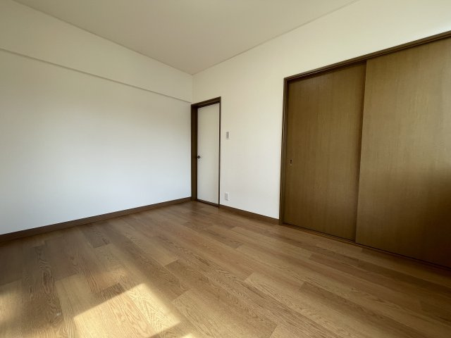 2階南側　プレーンな空間を自分好みに。
