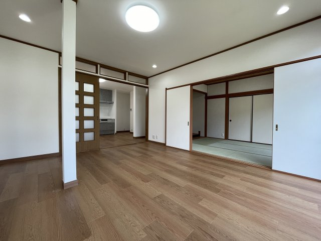 ご家族やお客様との時間など、多くの時を刻む空間。