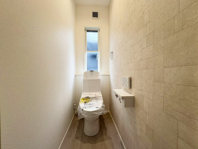 トイレは2か所。朝の混雑も解消です。