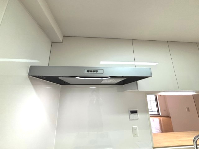 薄型の換気扇がさいようされています。