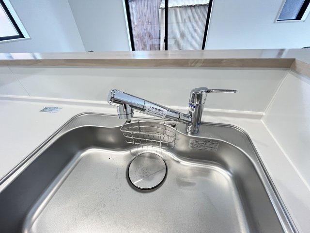 浄水器内蔵型ハンドシャワー