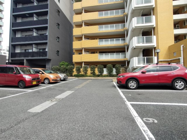 【駐車場】