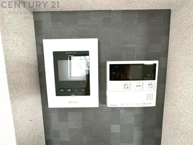 訪問者が来たときにテレビ画面で確認できるため、安心してドアを開けられます。録画機能があるものもあり、留守中に来訪者を記録しておくことができます。利便性が高く、セキュリティ面でも安心です。