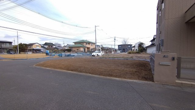 北西角地で開放感ある立地・区画整理地内！前面道路6ｍで車庫入れスムーズ！建築条件なし・お好きなハウスメーカーで建築可能です！
