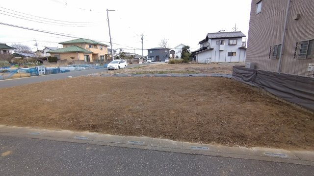 北西角地で開放感ある立地・区画整理地内！前面道路6ｍで車庫入れスムーズ！建築条件なし・お好きなハウスメーカーで建築可能です！