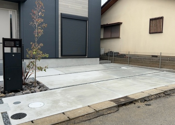 駐車場と明記されていても、最小スペースでつくられた駐車場だと大型車は駐車できなかったり、出入りしにくくなったりする可能性があります。お車のサイズと購入したい物件の駐車場のサイズを現地で確認しましょう。