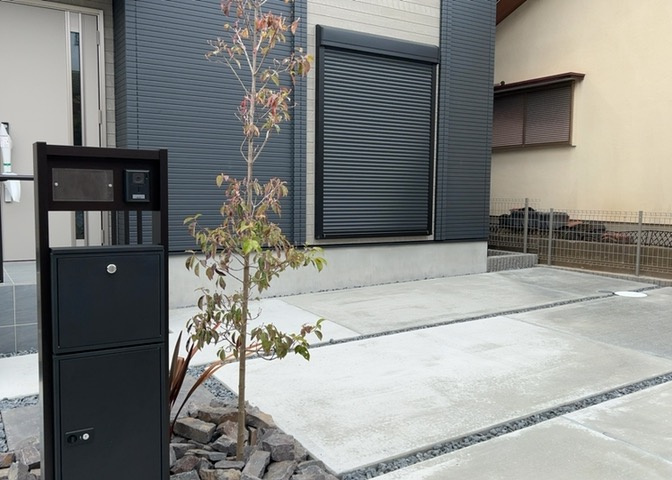 木造住宅とは土台、壁、柱など建築物の強度を支える構造体の材に木が使用されている構造を指します。構造体は建物の自重を支えるだけではなく風圧や水圧、積裁荷重などあらゆる衝撃に耐えるための基礎です。