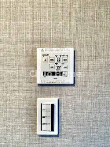 【浴室乾燥機】暖房・冷風・換気・乾燥が可能です。毎日を快適に過ごせるうれしい機能が揃っています。雨の日の洗濯物も安心です。