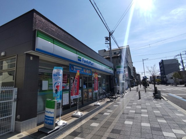 ファミリーマート　富田駅南店（徒歩約5分）