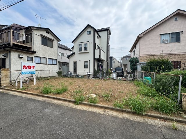 スーパー・コンビニが近く生活至便！ベルーナドームも生活圏内の「下山口」駅徒歩11分売地です（約22.63坪・西私道約4.0m）。建築条件無しでお好きな施工会社を選択可！優良ハウスメーカーのご紹介も可能