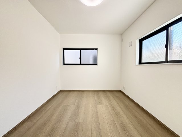 2階の約6.0帖の洋室