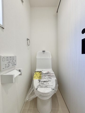 トイレも2か所あり、戸建てならではのスペースとなっております。